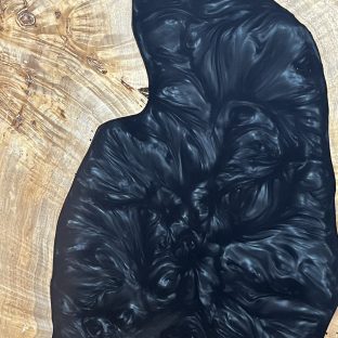 一枚板専門店　レジンの種類について